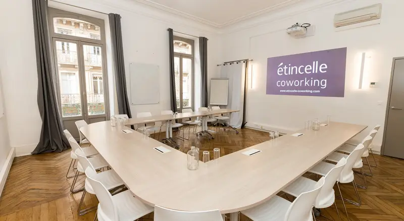Salle de réunion moderne